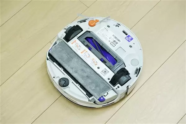 履带式热活水循环洗地！云鲸J6图赏