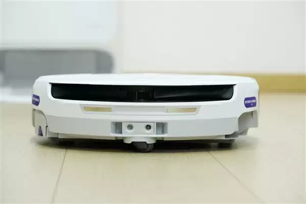 履带式热活水循环洗地！云鲸J6图赏