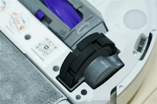 履带式热活水循环洗地！云鲸J6图赏