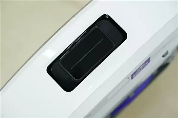 履带式热活水循环洗地！云鲸J6图赏