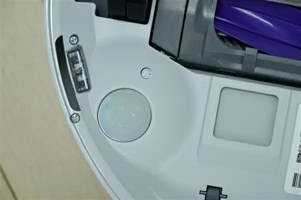 履带式热活水循环洗地！云鲸J6图赏