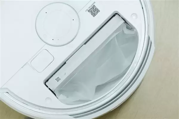 履带式热活水循环洗地！云鲸J6图赏