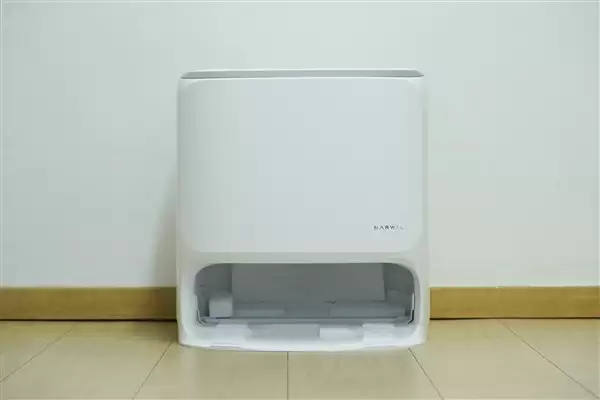 履带式热活水循环洗地！云鲸J6图赏