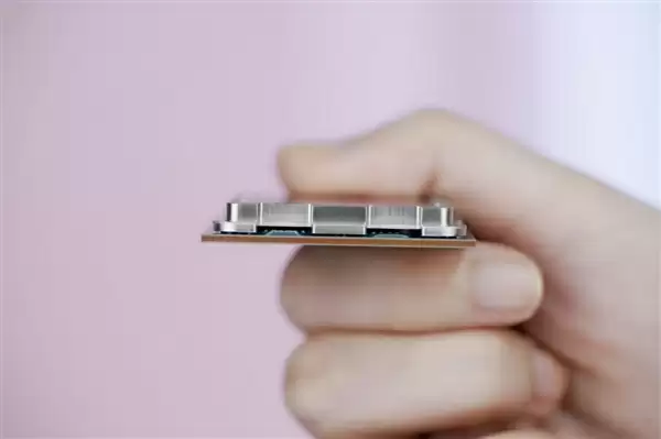 新一代的千元神U！AMD锐龙5 9500F处理器图赏