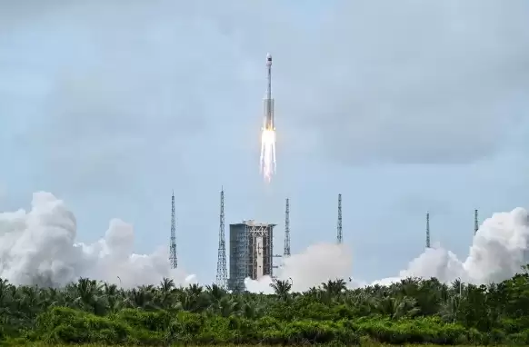 长征七号改运载火箭点火起飞：成功发射遥感四十五号卫星