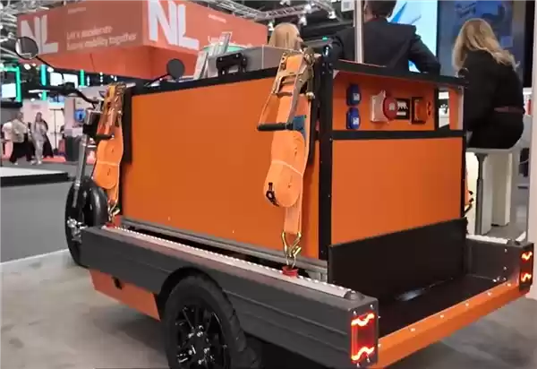 慕尼黑车展惊现电动三蹦子：可换电可模块化 更没有链条