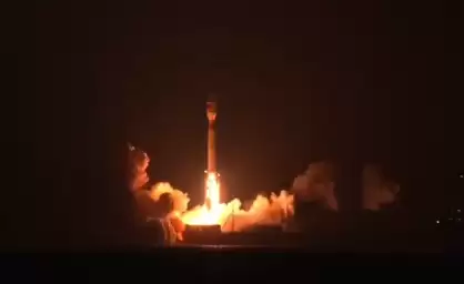 海上发射一箭11星！吉利星座第5轨卫星成功入轨 火箭涂装为“领克”