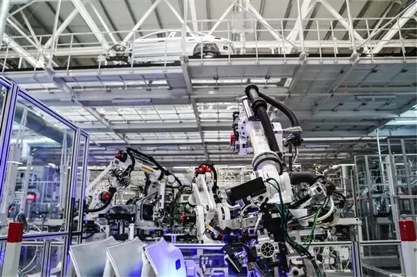 小米第四款新车曝光:全新增程SUV!2026年见