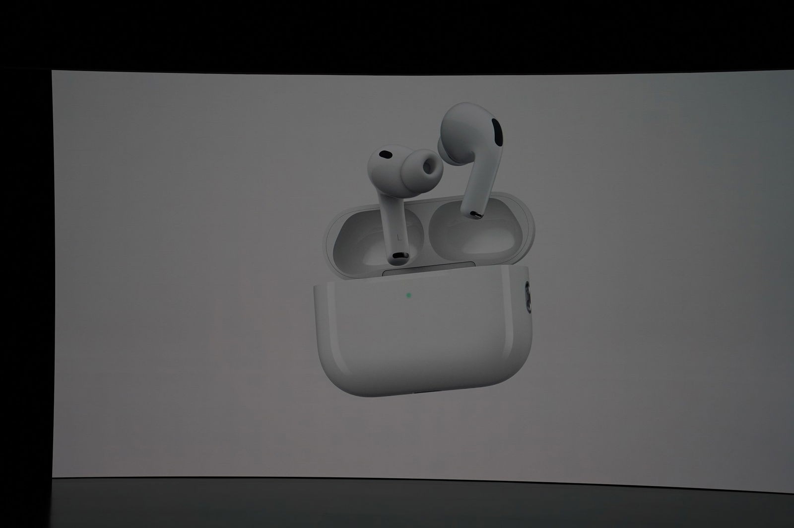 苹果发布AirPods Pro 3：超强降噪与实时翻译引领新体验