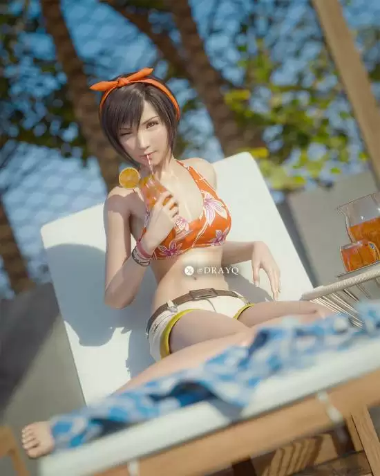 DRAYQ全新3D作品：夏日风情尤菲·如月惊艳登场