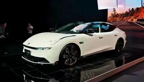 领克10 EM-P正式上市，科技豪华与智能驾驶新体验