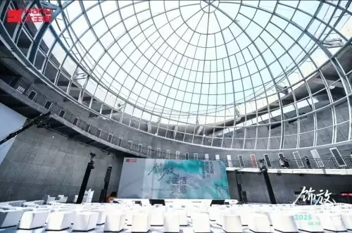 刷新“板材”认知，定义“美学载体”：大王椰如何用艺术撬动家居新蓝海