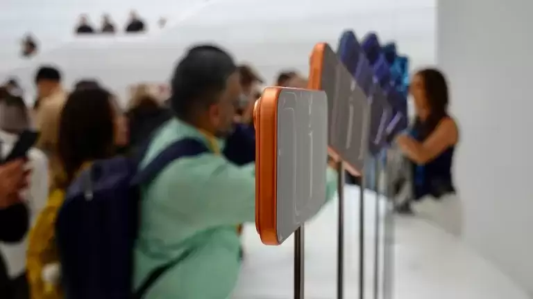 苹果 iPhone 17 系列对毫米波 5G 支持仍限美版