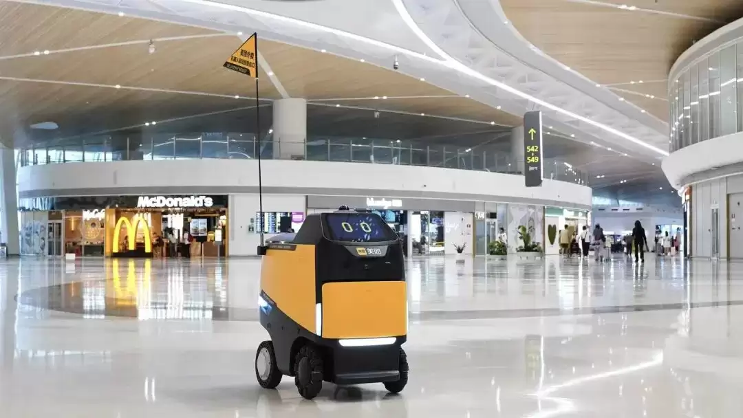 国内首家:深圳机场联合美团上线智能送餐服务,机器人帮你配送到登机口