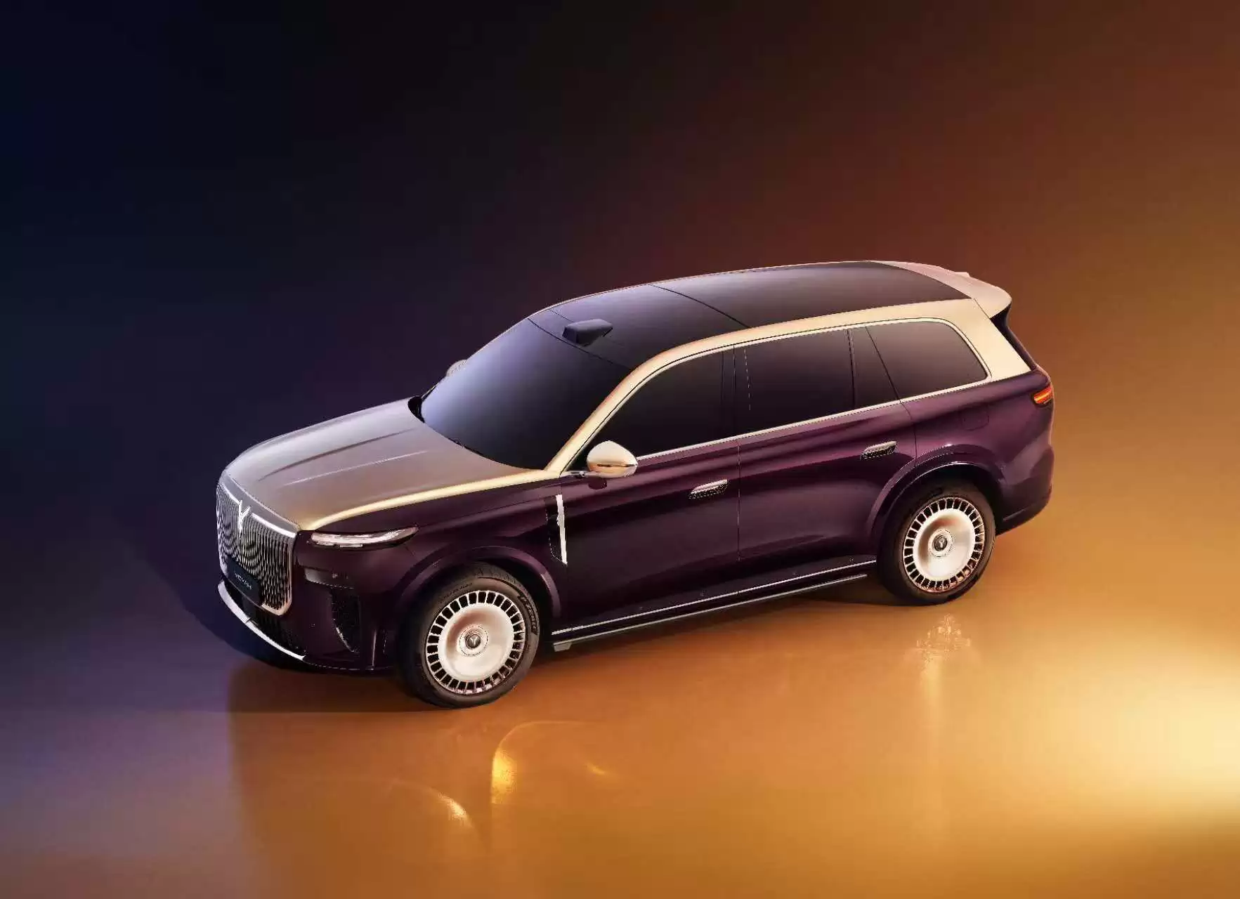 岚图全新旗舰大六座 SUV 搭载华为乾崑 ADS 4 四激光雷达方案 + 鸿蒙座舱 5，将交出“中式现代豪华”答卷