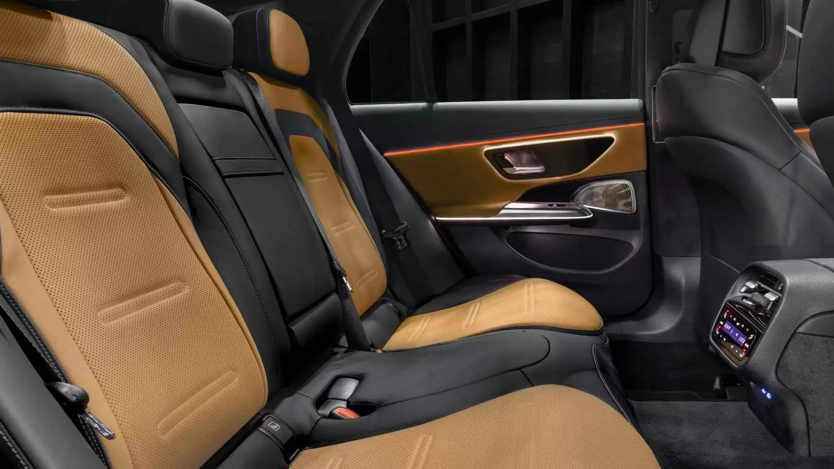 梅赛德斯-AMG E53 旅行车发布：最高输出 604 马力，9.45 万美元起售