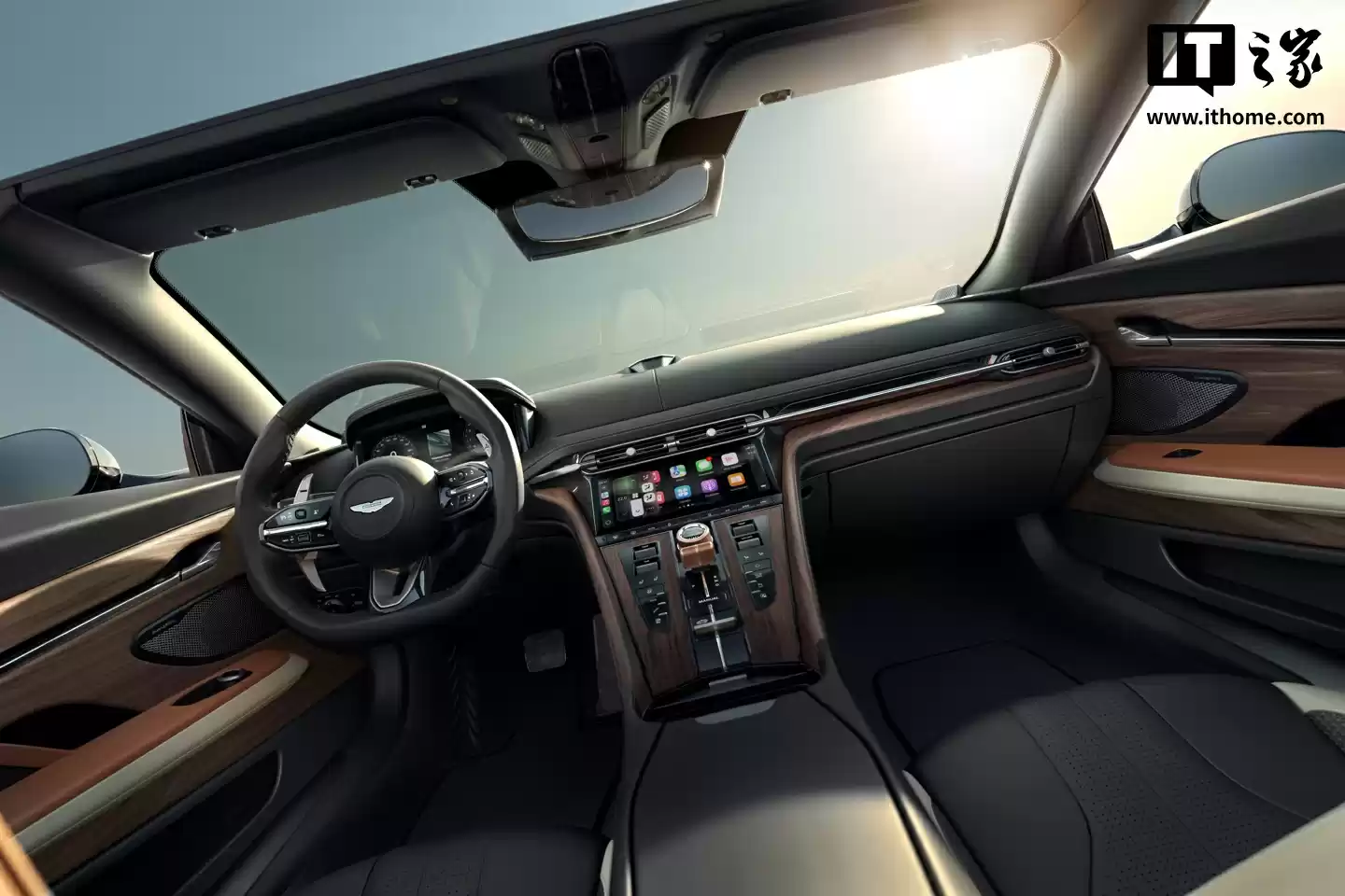 限量 60 辆，阿斯顿・马丁推出 DB12 / Vanquish Volante 纪念版车型