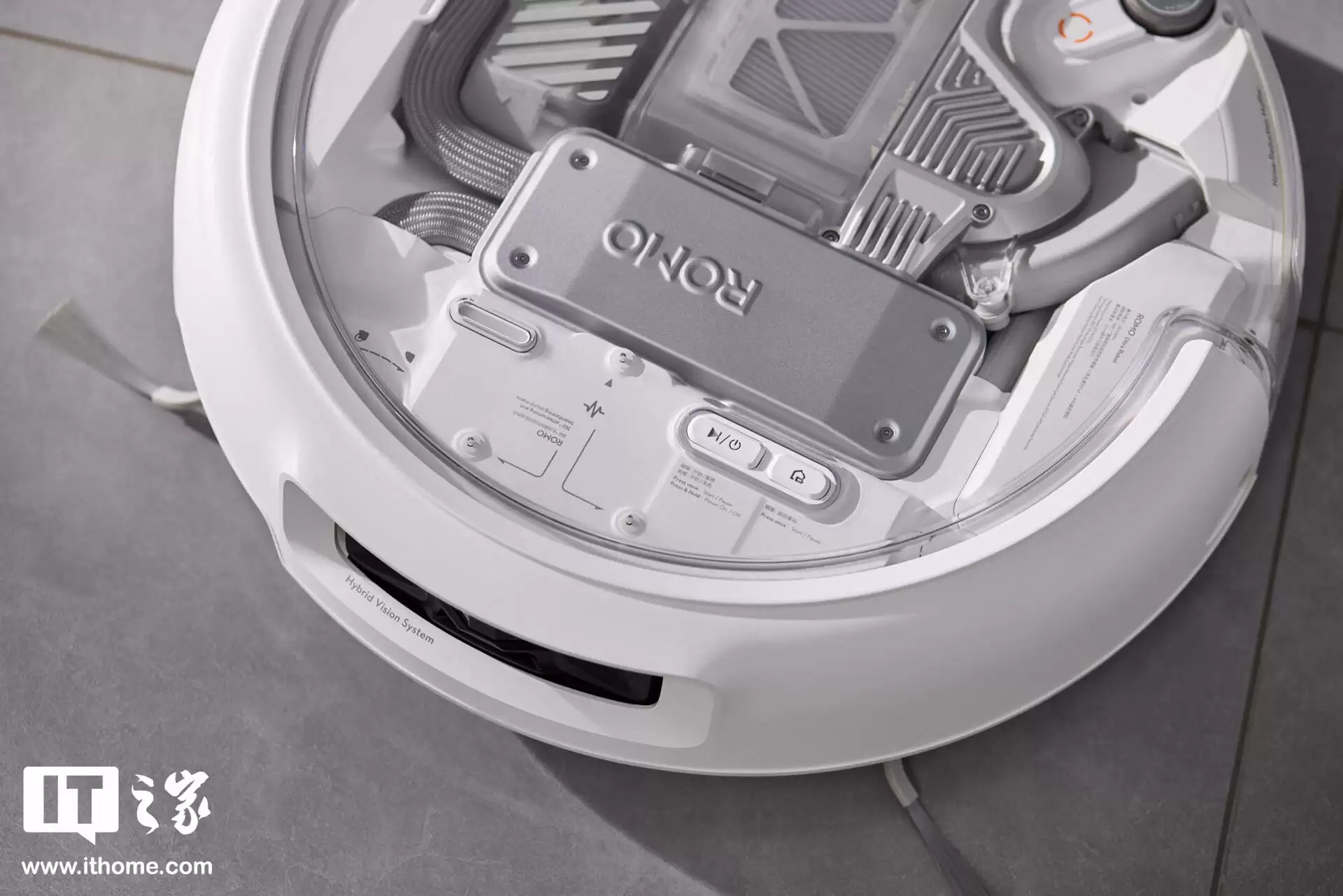 【IT之家评测室】大疆首款扫地机器人 ROMO 体验:无人机巨头的地面清洁挑战
