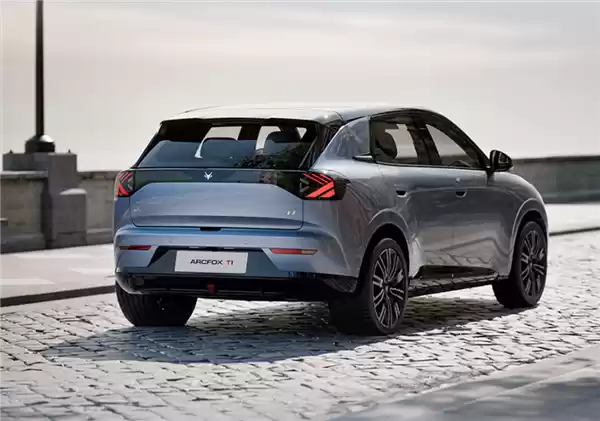 6.28万起 全新纯电小型车极狐T1上市:吉利星愿的对手来了