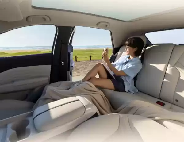 6.28万起 全新纯电小型车极狐T1上市:吉利星愿的对手来了