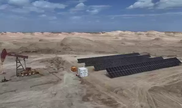 中国石油首座钙钛矿组件光伏示范电站投入使用：生产用绿电占比超95%