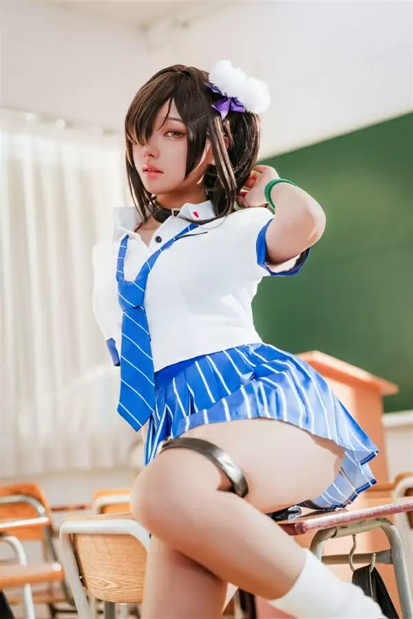 韩国美女Cos《妮姬》美图赏：绝佳身材 青春无敌