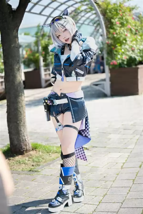 韩国美女Cos《妮姬》美图赏：绝佳身材 青春无敌