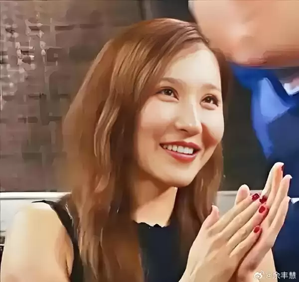 还没坐稳1天!甲骨文创始人超马斯克成全球首富 妻子是34岁中国人