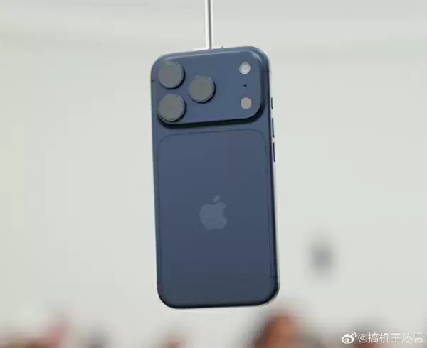 标准版才是“系列真神”!李楠锐评iPhone 17、17 Pro Max:苹果从鄙视到成为华为小米