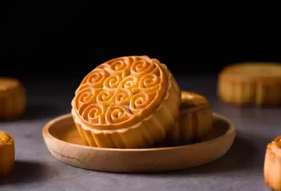 星巴克员工曝卖不出月饼垫钱自购 官方回应