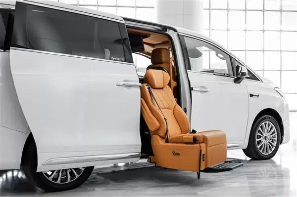 28.98万元 魏牌高山7开启预售：号称30万内唯一四驱MPV