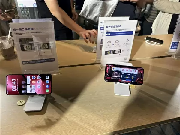 顶流游戏上线鸿蒙！手机桌面、手表表盘、智慧屏均成游戏阵地