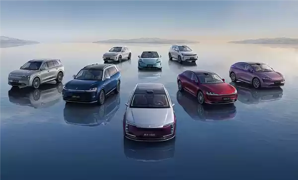 鸿蒙智行法务：数百个账号主体已被依法追究刑事、行政或民事责任