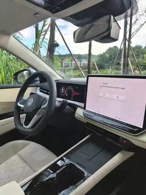 一汽-大众全新速腾L上市，多重礼遇开启高性价比出行新篇章