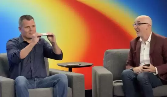 iPhone Air史上最薄仅5.6毫米，钛金属边框设计惊艳全场