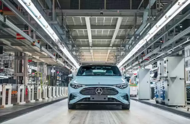 北京奔驰全新纯电CLA下线，技术领先与多重购车优惠引关注