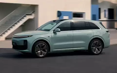 8月纯电车市占63.6%创新高，增程式汽车份额下滑至7.7%