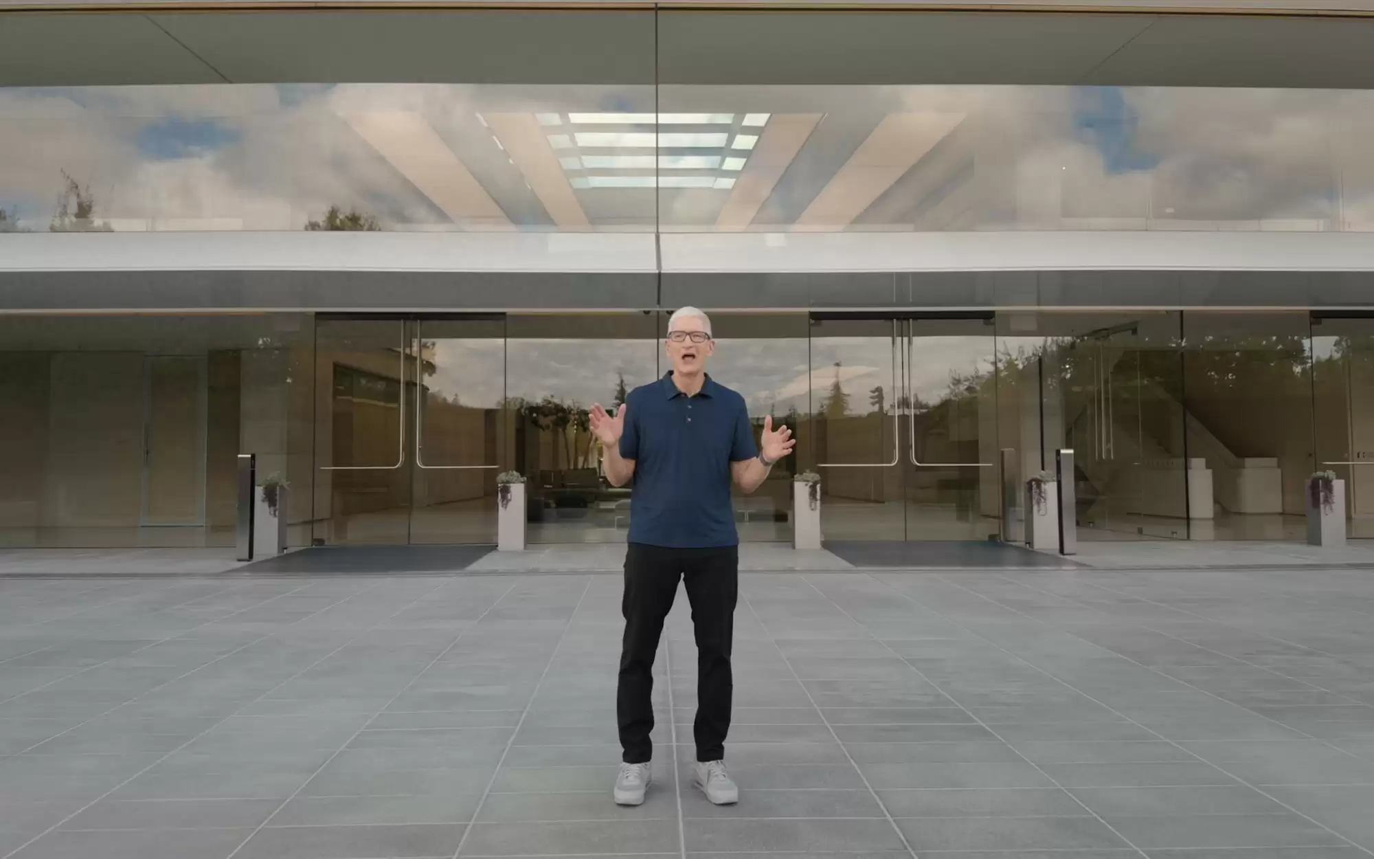 苹果秋季新品发布会来袭  iPhone16现谷底价网友直呼按打买！