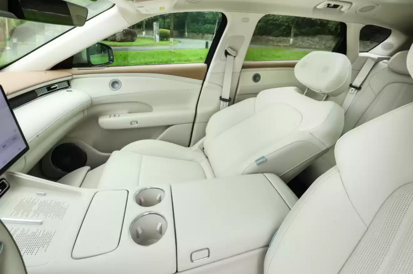 理想、小米之外的天选答案？岚图FREE+终结你的选择困难症！