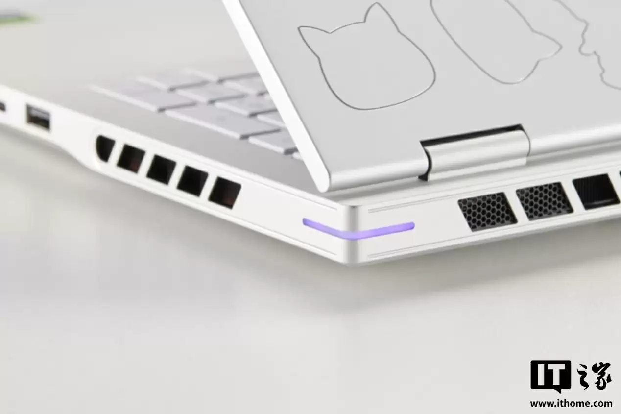 【IT之家开箱】全金属 CNC 精雕拼图风，COLORFIRE MEOW R16 Ultra 游戏本图赏