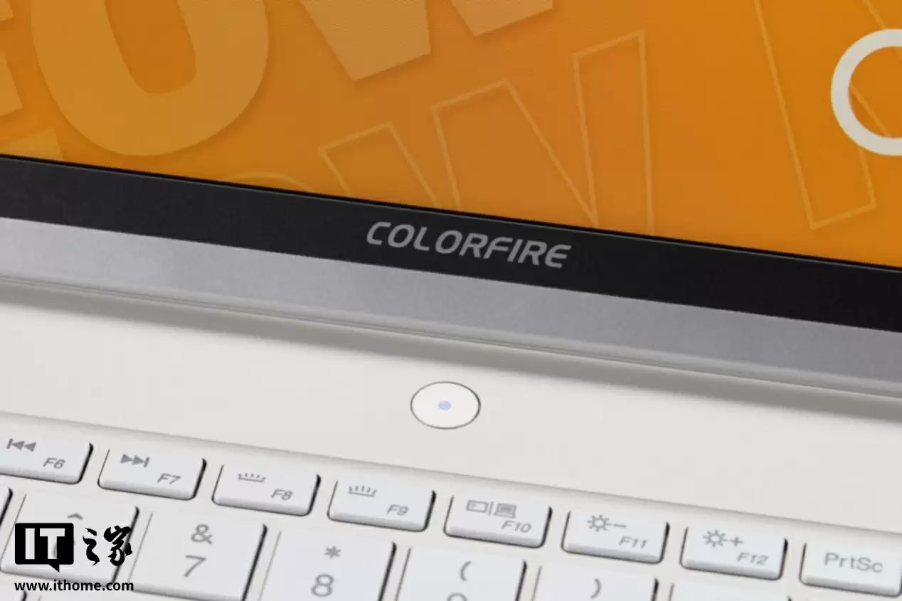 【IT之家评测室】R9 9850HX + RTX 5060，COLORFIRE MEOW R16 萌潮游戏本评测