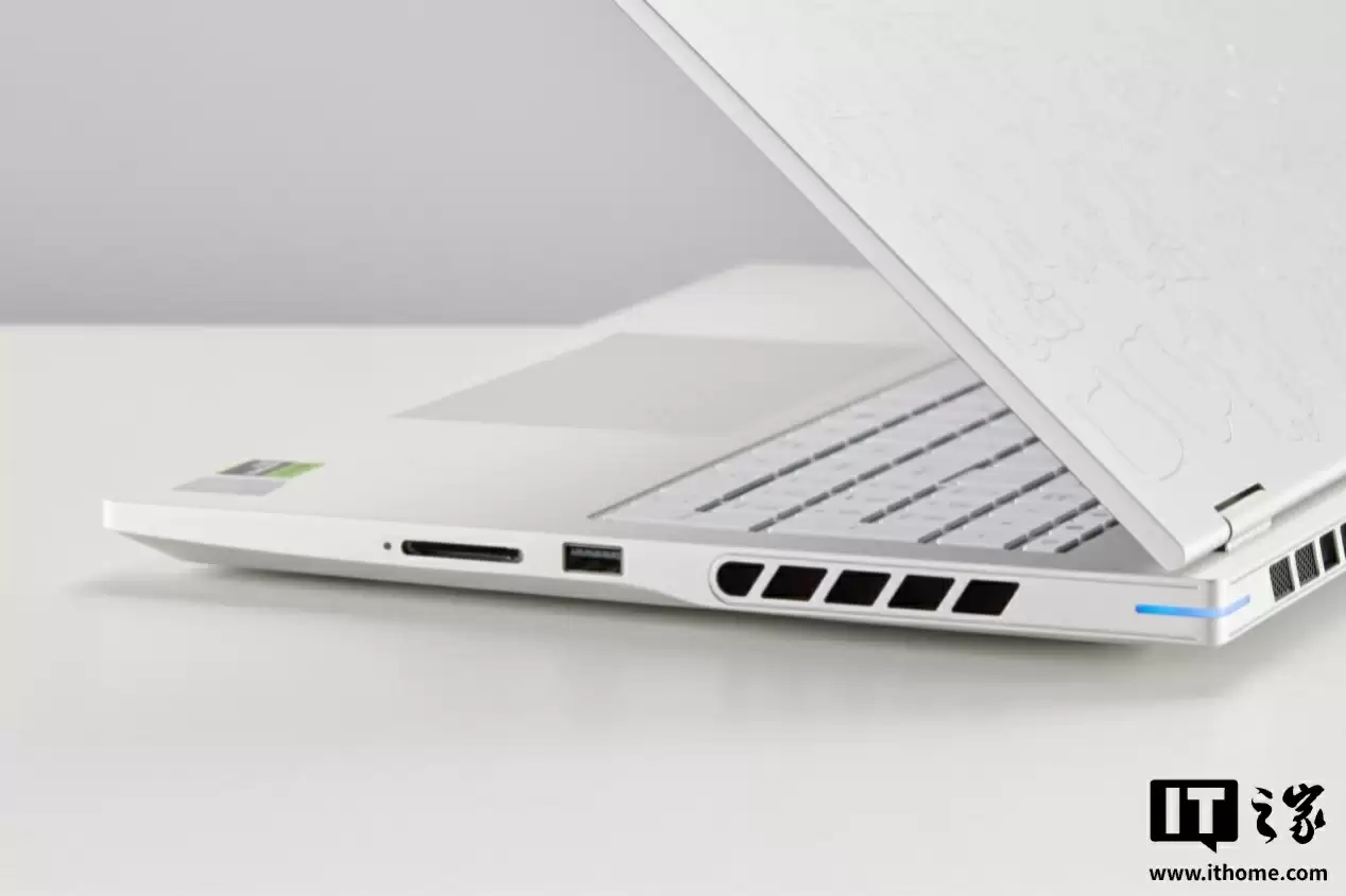 【IT之家评测室】R9 9850HX + RTX 5060，COLORFIRE MEOW R16 萌潮游戏本评测