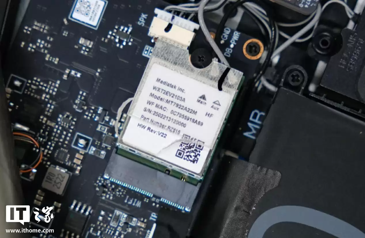 【IT之家评测室】R9 9850HX + RTX 5060，COLORFIRE MEOW R16 萌潮游戏本评测