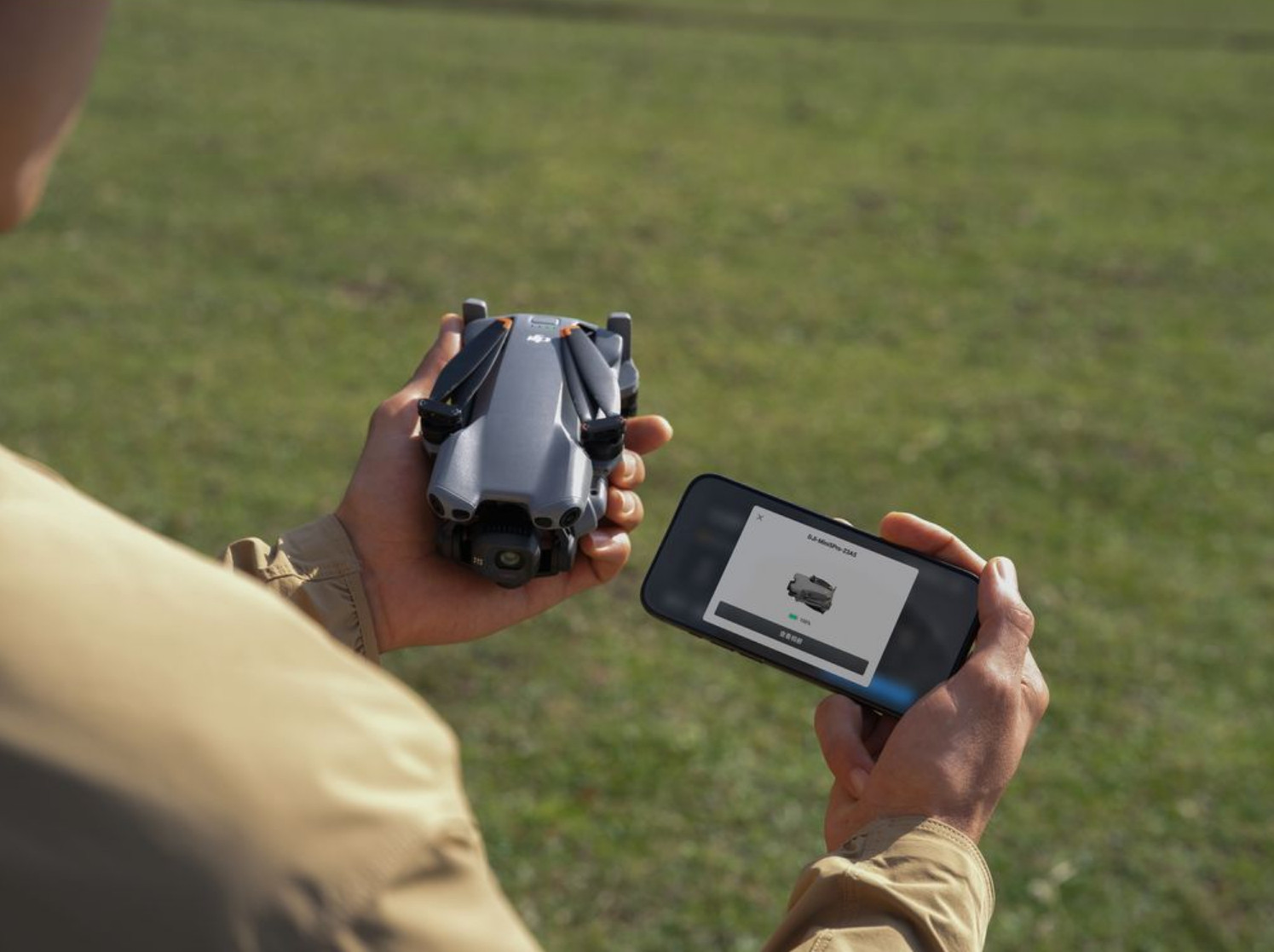 大疆 DJI Mini 5 Pro 无人机宣传图曝光：1 英寸传感器、重量低于 250 克