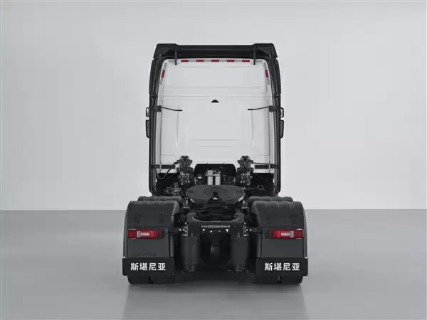 瑞典人整了个大活！中国产斯堪尼亚重卡汉字车标竟用微软雅黑