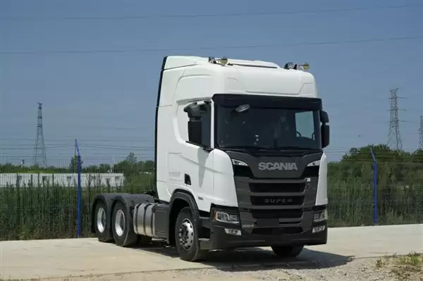 瑞典人整了个大活！中国产斯堪尼亚重卡汉字车标竟用微软雅黑