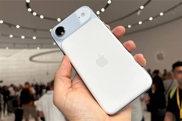 安卓版iPhone Air曝光：电池能做到6000mAh 还有长焦镜头