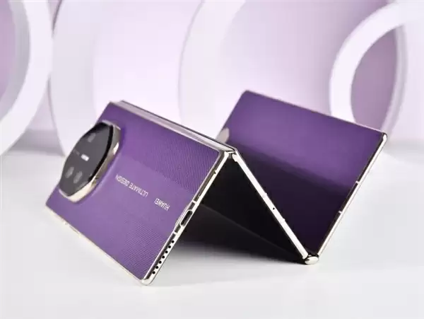 华为Mate XTs 非凡大师全面评测：17999元 比iPhone值！