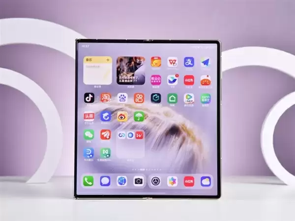 华为Mate XTs 非凡大师全面评测：17999元 比iPhone值！