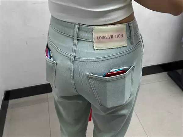 苹果一代经典重现江湖!女子裤子、袜子藏18台iPod touch进境被查